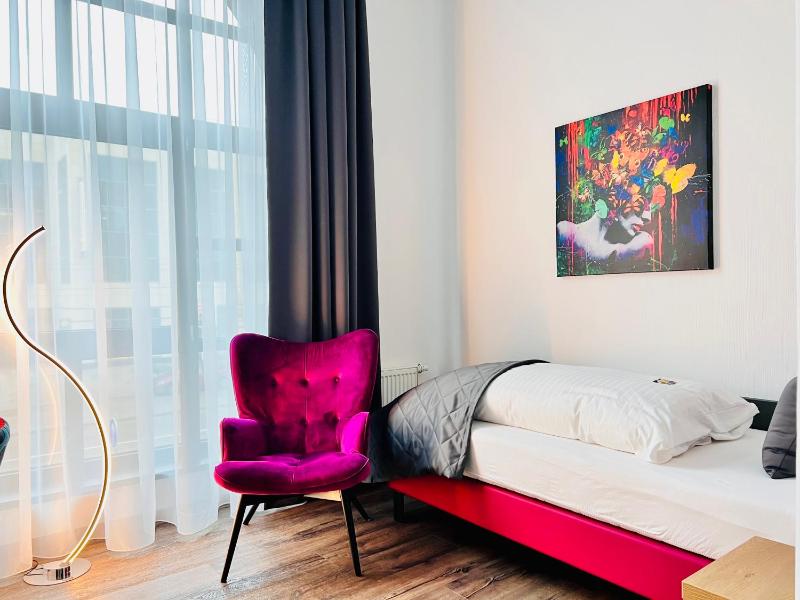 Standard Single Room image 3