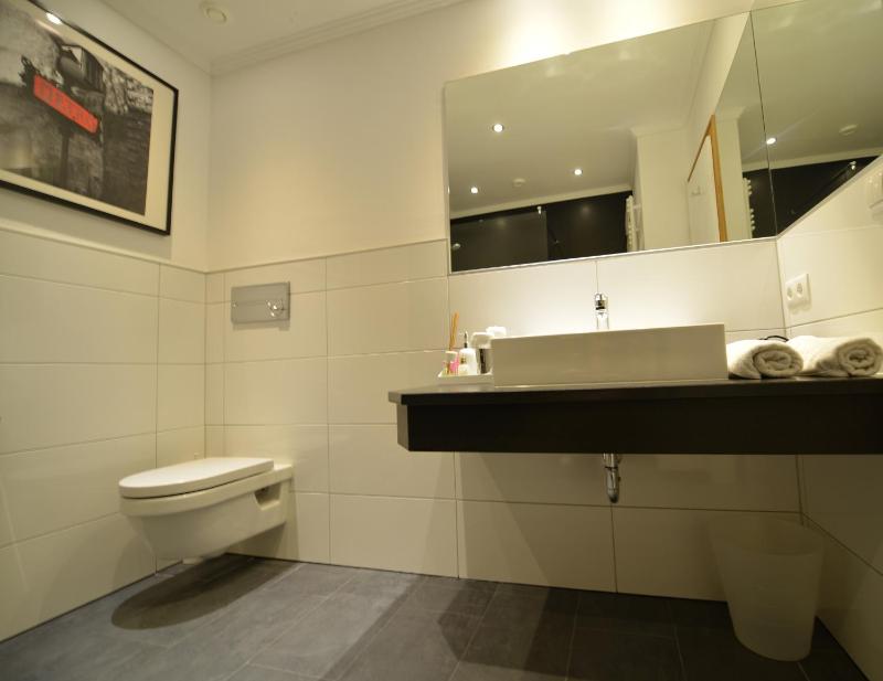 Double Room image 3