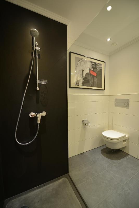 Double Room image 4