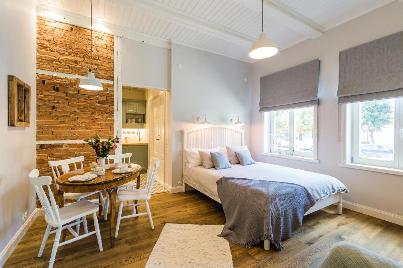 Deluxe Double Room with Extra Bed image 4