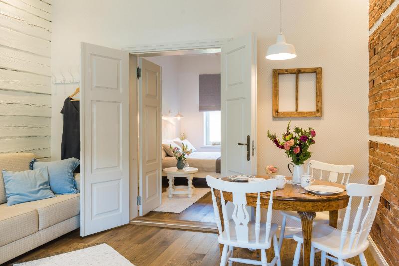 Deluxe Double Room with Extra Bed image 2