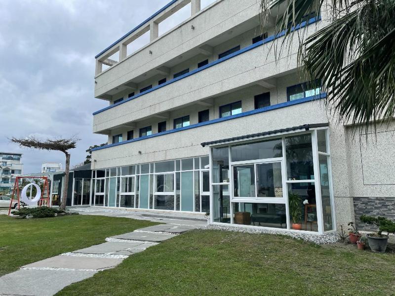 海邊名人50電梯民宿 專屬停車場 - image 32