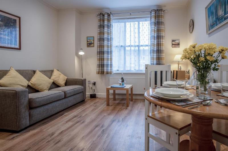 Arcadia - 1 Bedroom Apartment - Tenby - image 18