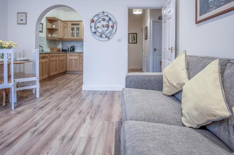 Arcadia - 1 Bedroom Apartment - Tenby - image 20