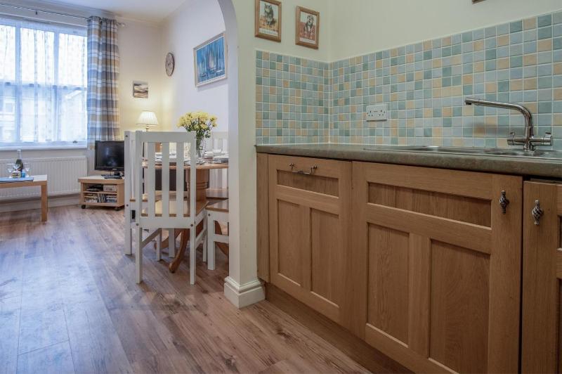 Arcadia - 1 Bedroom Apartment - Tenby - image 16