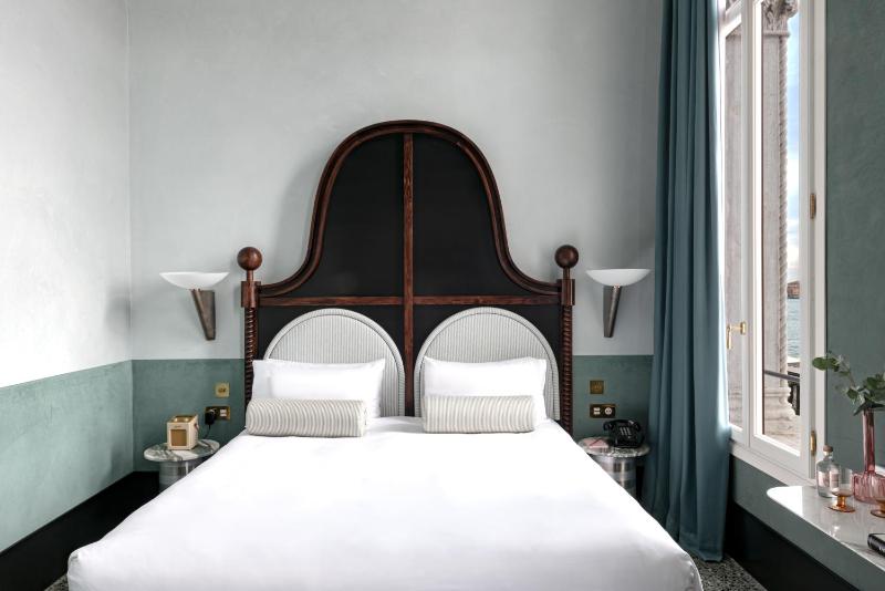 Ognisanti Deluxe Room with Canal View image 3