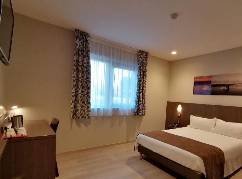 Double or Twin Room for Disabled Guests  image 3