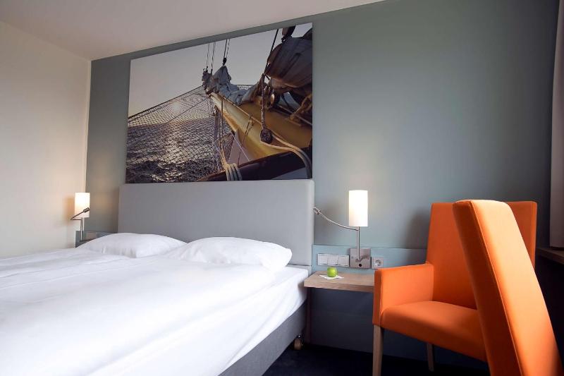 Standard  Double Room image 4