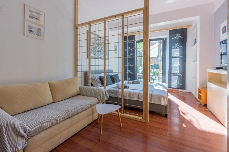 House Sunshine - image 19