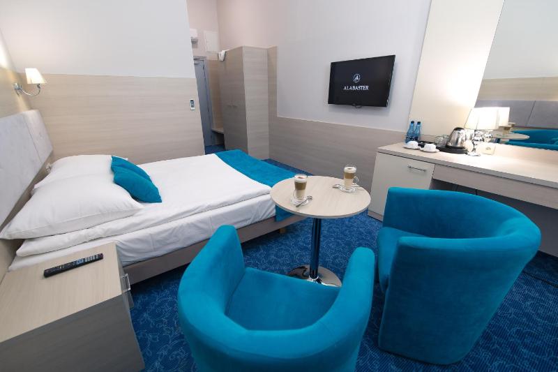 Double Room image 2
