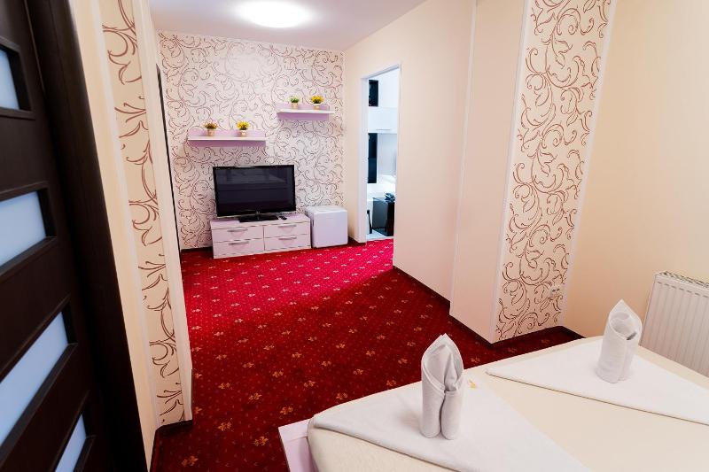 Deluxe Suite image 4
