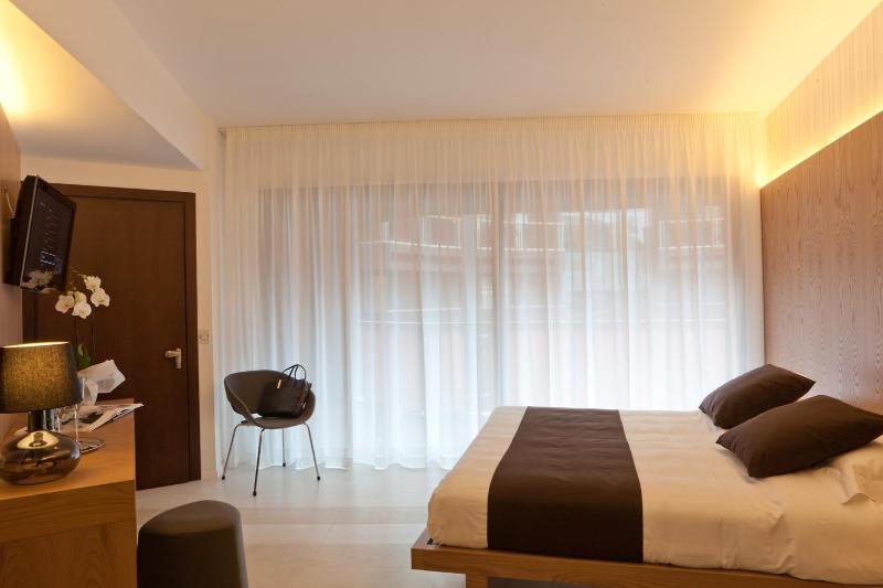 Twin Room image 1