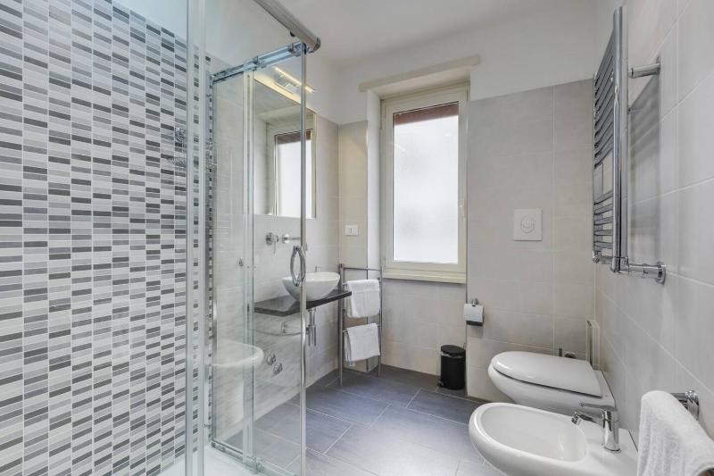 Superior King Room image 2