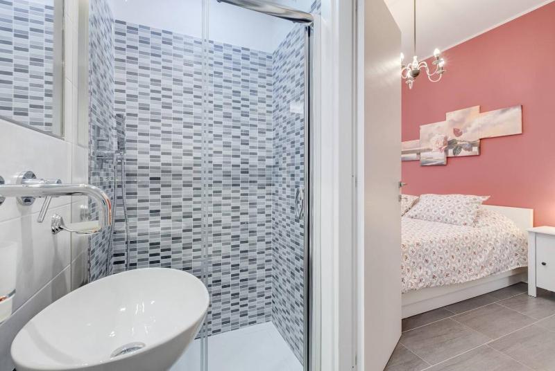 Standard Double Room image 2