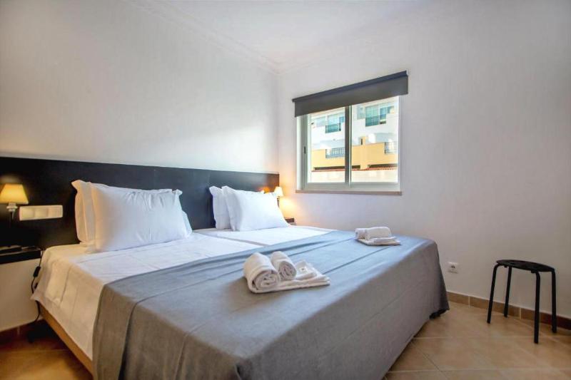 One-Bedroom Apartment image 4