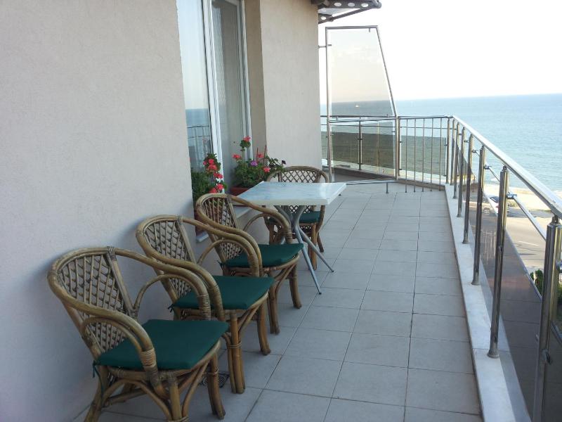 Villa Rouge - image 20