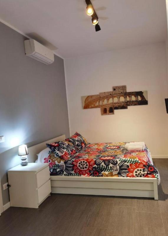 Double Room with Balcony image 1
