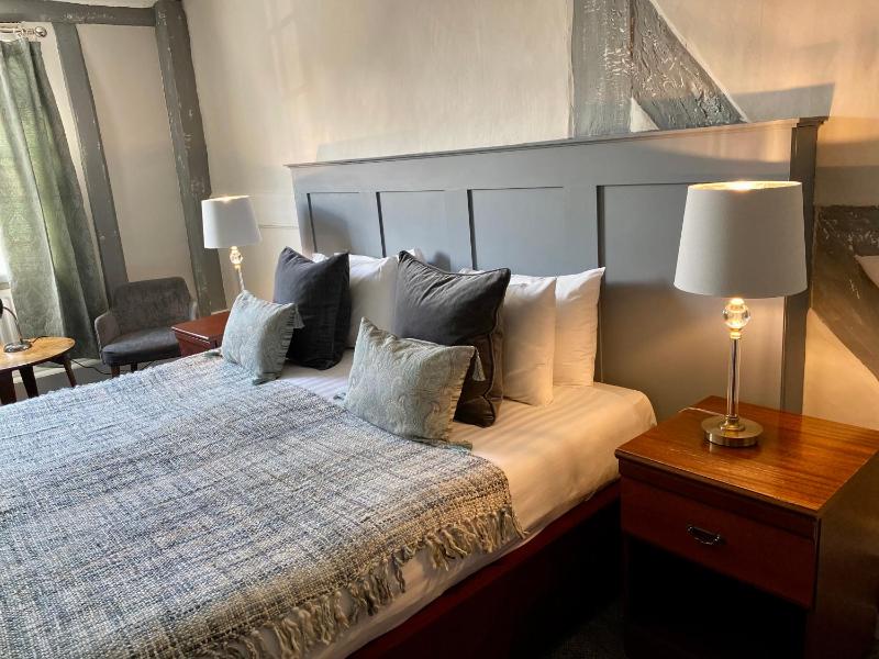 Standard Double Room image 2
