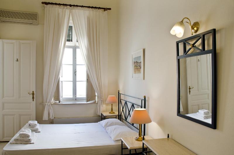 Double or Twin Room image 4
