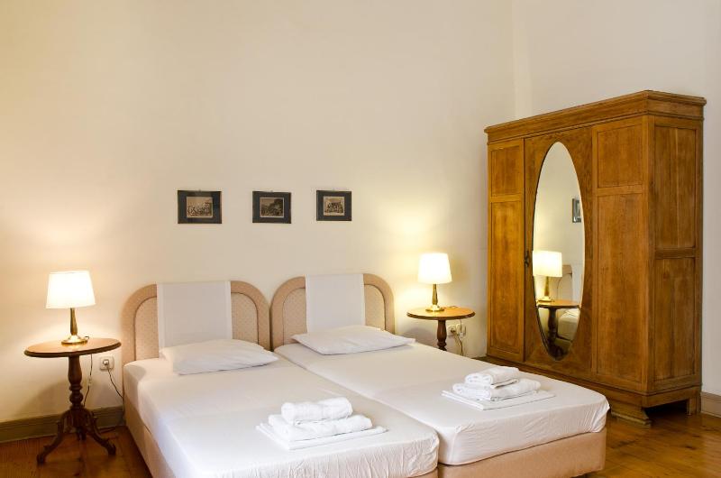Large Double or Twin Room image 1