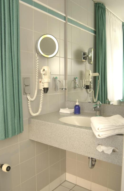 Economy Single Room image 2