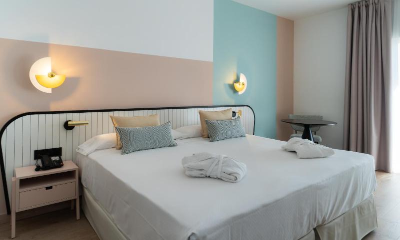 Superior Club Room with Frontal Sea View (2 Adults) image 4