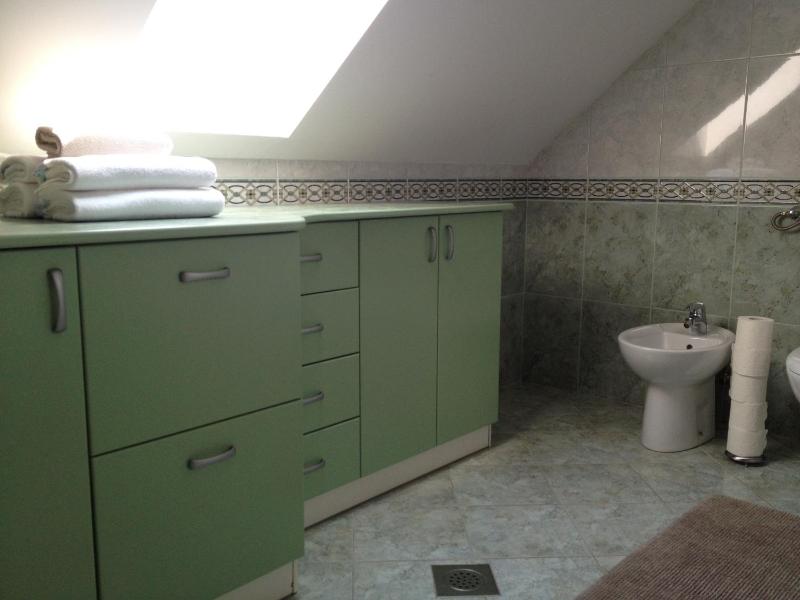 One-Bedroom Apartment with Castle View image 3