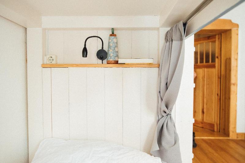 Bed in 4-Bed Mixed Dormitory Room image 4