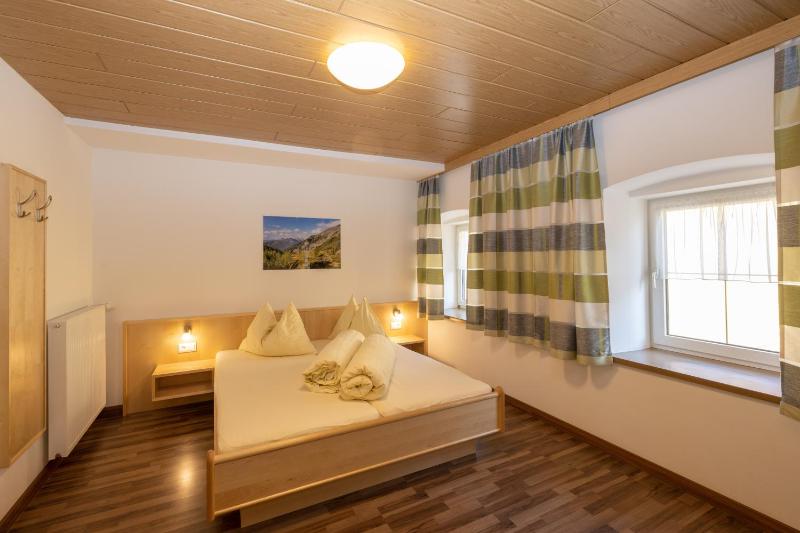 Double Room image 4