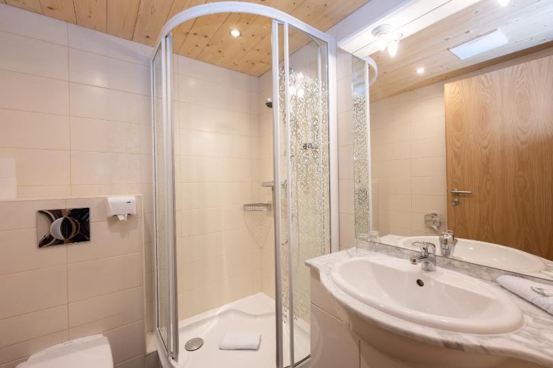 Superior Double Room with Balcony image 3