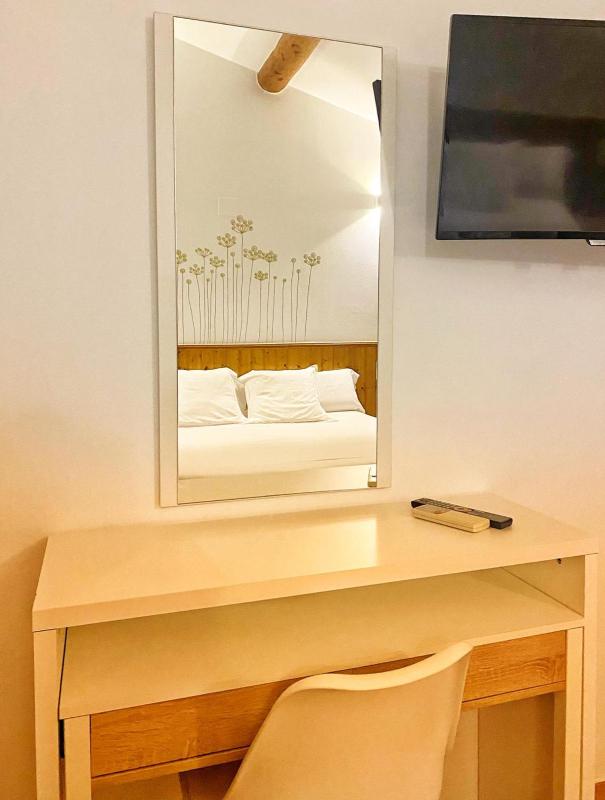 King Room image 1