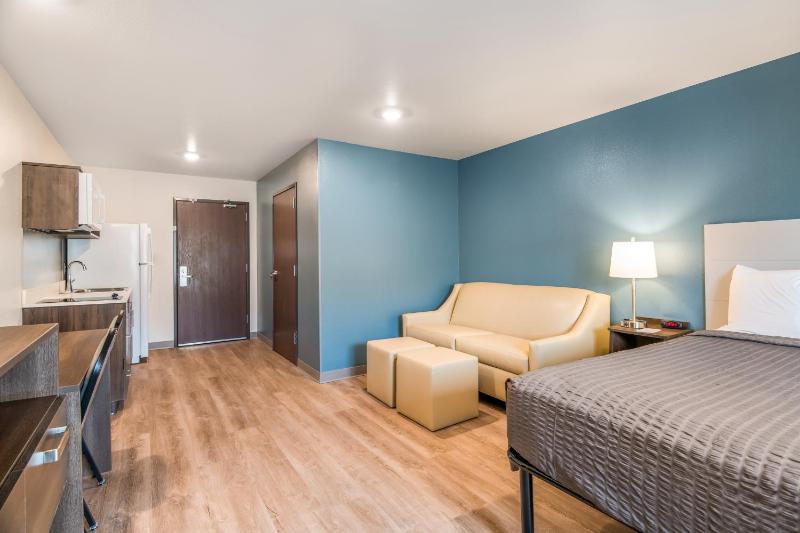 WoodSpring Suites Colorado Springs North - Air Force Academy - image 6