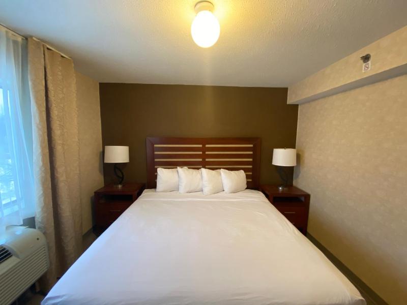 Two-Bedroom Suite - Non-Smoking image 2