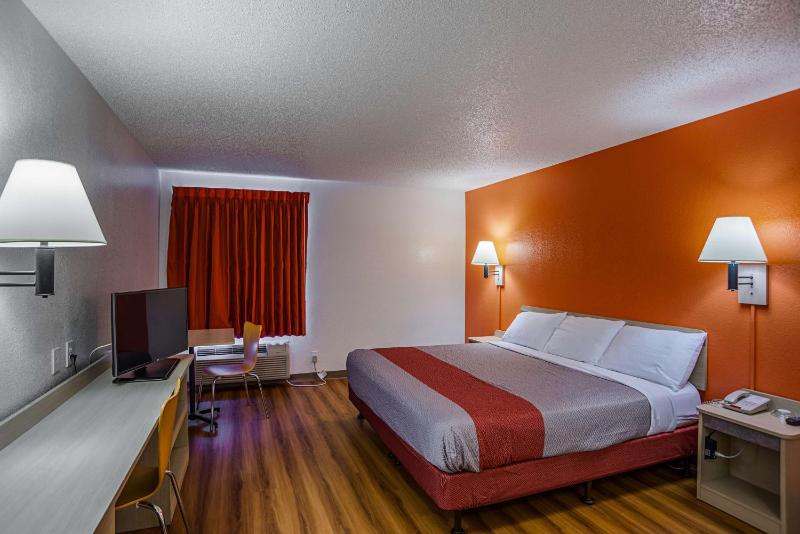 King Room image 3