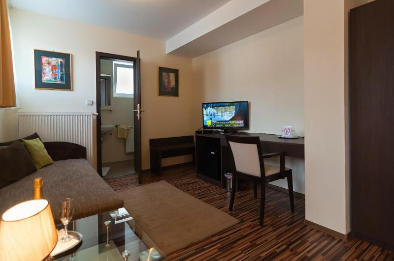 Classic Double Room EXTRA image 3