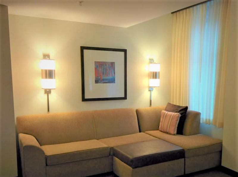 King Room with Sofa Bed - High Floor image 4
