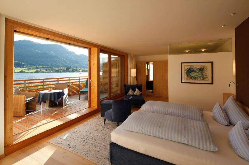 Junior Suite with Balcony image 4