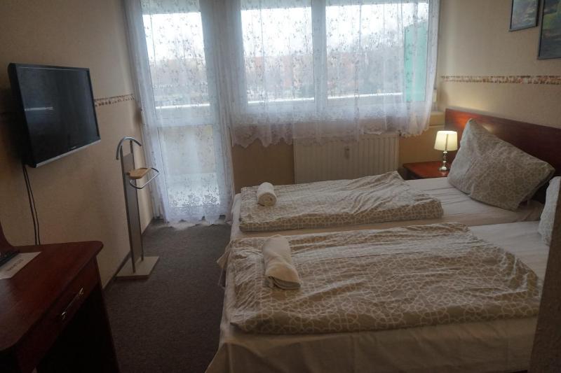 Double Room with Balcony image 2