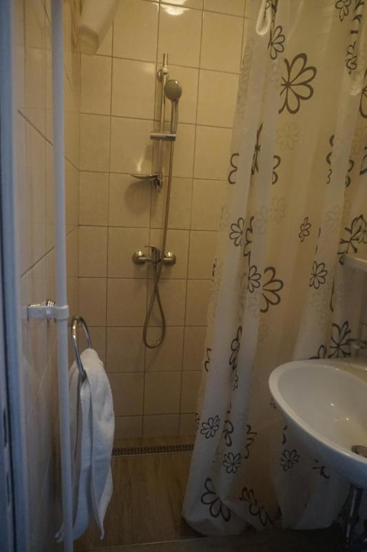 Double Room with Balcony image 4