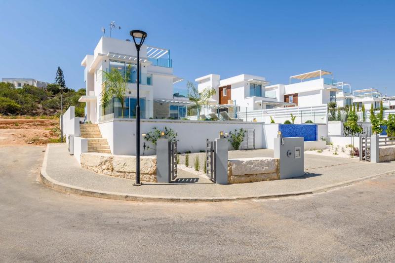 Mylos Lifestyle Seaview Villa #21 - image 4