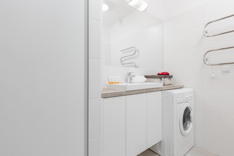 City Center Apartments Hoża by Noclegi Renters - image 8