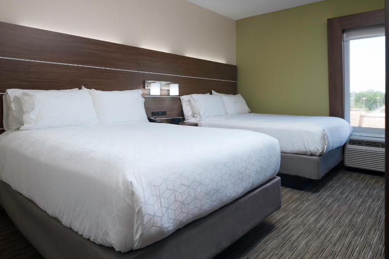 Standard Room with Two Queen Beds image 3
