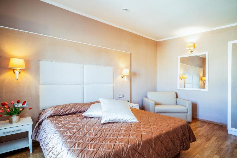 Triple Room image 1