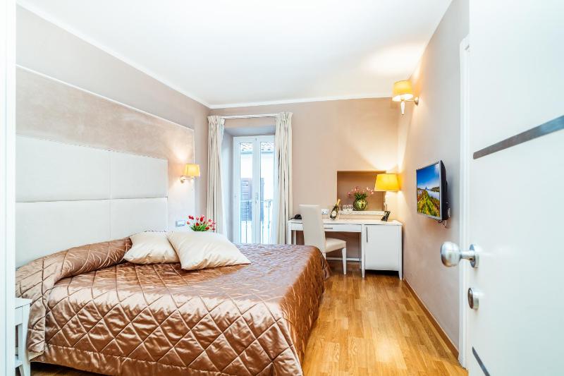 Double or Twin Room image 3