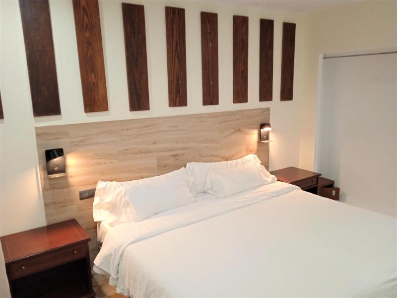 Quadruple Room with Balcony image 1