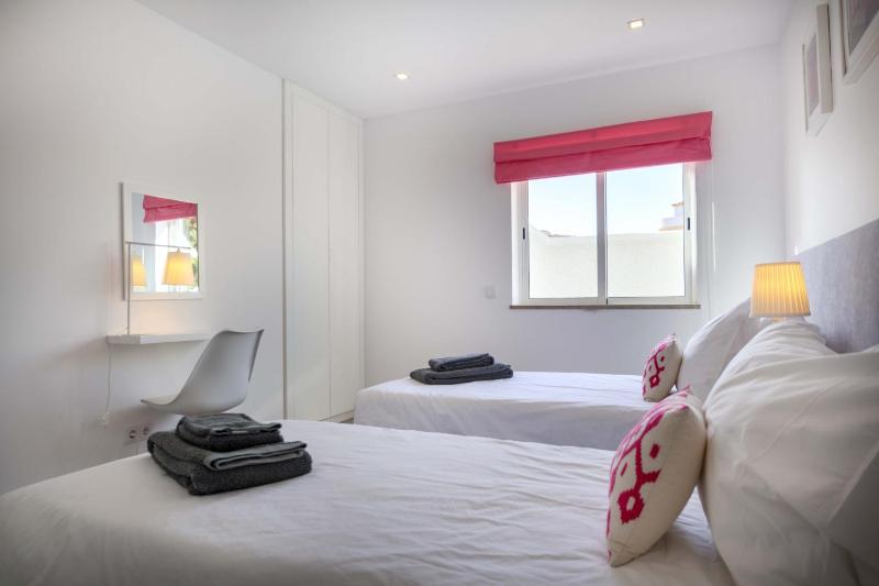 Waterside 3 Bedroom Sea view - image 9