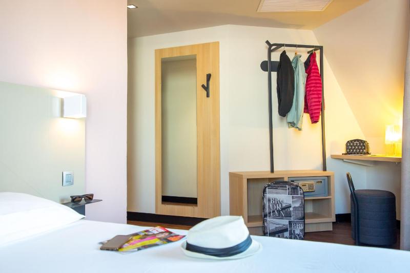 Double Room - Disability Access image 4