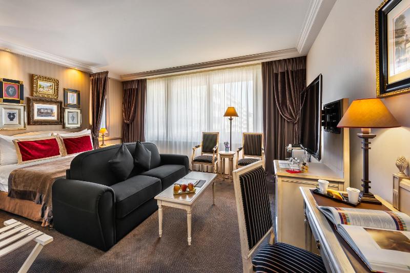 Family Executive Double Room  image 3