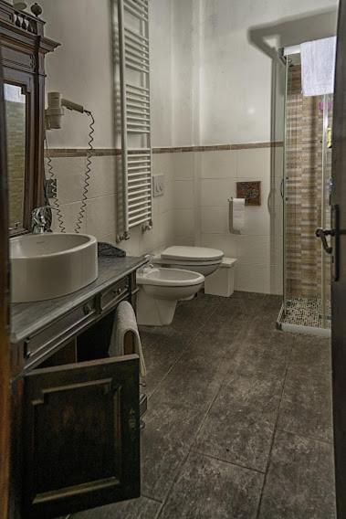 Classic Triple Room image 3