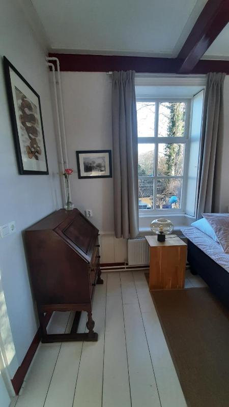 King Room with Garden View image 2